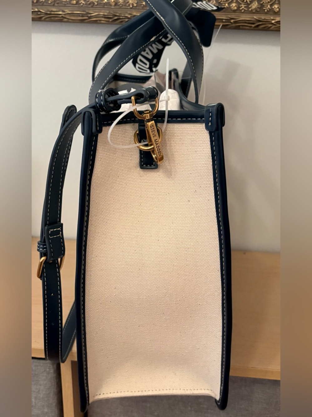 STEVE MADDEN BWEBBER-LRG LARGE TOTE/SHOULDER BAG & CHARMS NATURAL/NAVY NWT - Picture 5 of 9